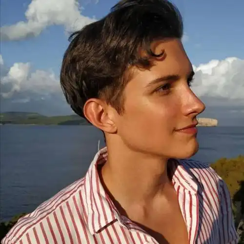 6686体育app铁牌作者Erica