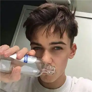 6686体育app初级作者Violet