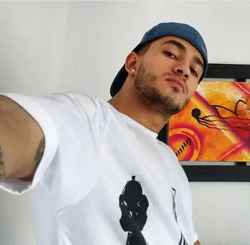 6686体育app首席作者Elodie