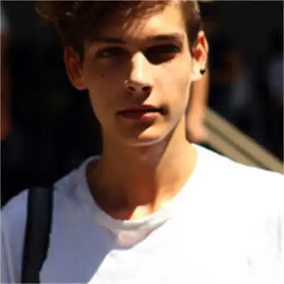 6686体育app铁牌作者Hannah